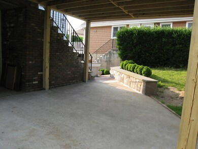 35 Cos Cob Ave unit Rear Apt, Cos Cob, CT 06807 - photo 7