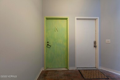 Front-S-29-2fdoor-Shane.Laura_6409
