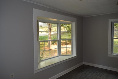 105 W Moore St, Manchester, TN 37355 - photo 2