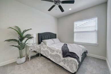 140 Knightsbridge Park Ln, Houston, TX 77018 - photo 7