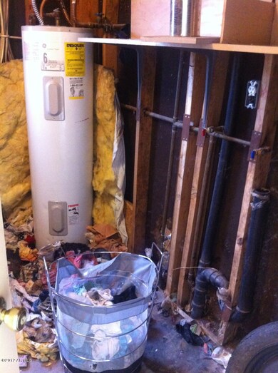 Laundry room/water heater