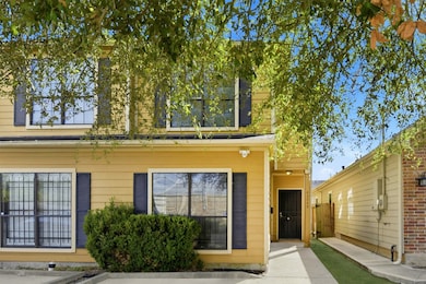 4306 Maggie St unit B, Houston, TX 77051 - photo 2