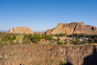 9990 NE Smith Rock Loop, Terrebonne, OR 97760 - photo 3