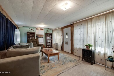 04_ApolloViewDrive_109_Living02