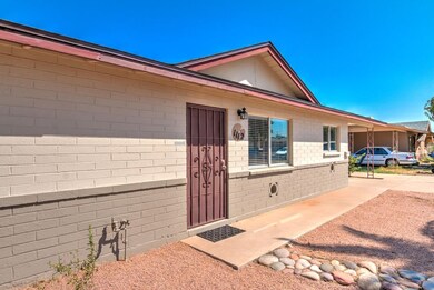 1112 W 10th St-4