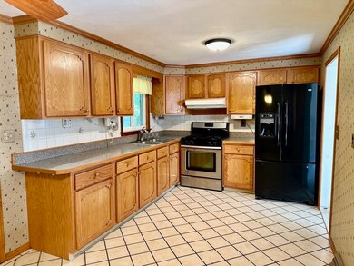 2 Blossom Dr, Billerica, MA 01821 - photo 5