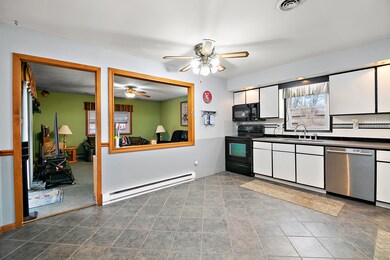 135 S Jackson Ave, Bradley, IL 60915 - photo 6