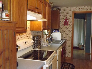 98 Cram Rd, Weare, NH 03281 - photo 5