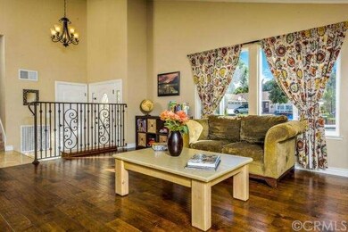 Formal Living room hardwood floors and lots natura