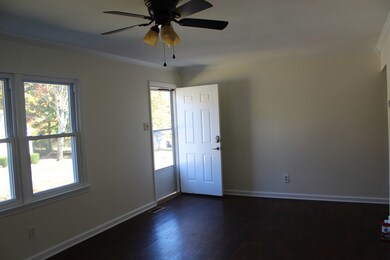 139 Gilkey Dr, Hopkinsville, KY 42240 - photo 2