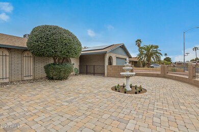 04 - Front Patio