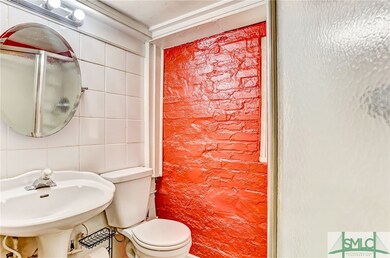 117 E Jones St unit Garden, Savannah, GA 31401 - photo 5