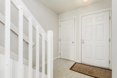 2097 Coleman Dr unit 32D, Columbus, OH 43235 - photo 3