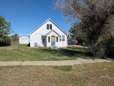 415 3rd St S, Sunburst, MT 59482 - photo 2