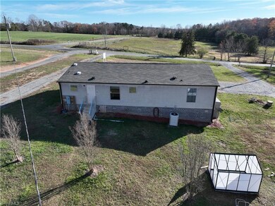 4627 Buffalo Ford Rd, Asheboro, NC 27205 - photo 5