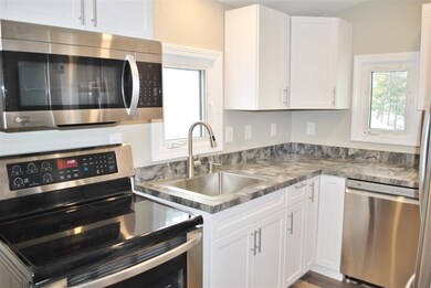 21 1/2 Fairmount St, Nashua, NH 03064 - photo 2