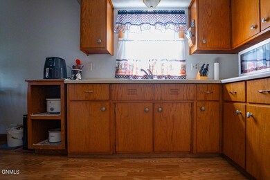 1517 5th Ave SW, Jamestown, ND 58401 - photo 6