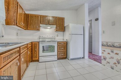 230 Sandhill Rd, Essex, MD 21221 - photo 5