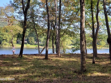 1070 Delaware Dr, Matamoras, PA 18336 - photo 5