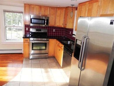 21 Nicholson St unit 3, Marblehead, MA 01945 - photo 4