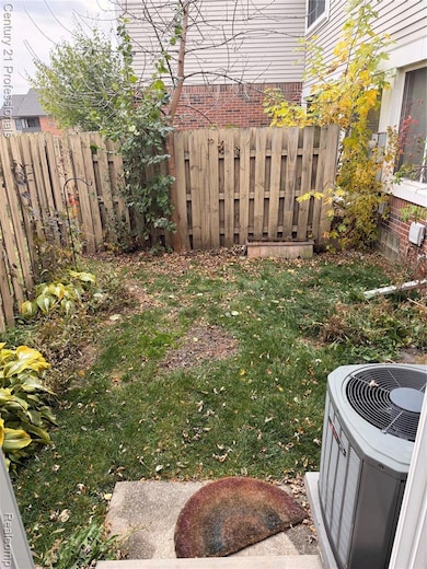 36310 Park Place Dr, Sterling Heights, MI 48310 - photo 3