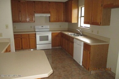 903 Duskin Dr, Jacksonville, FL 32216 - photo 5