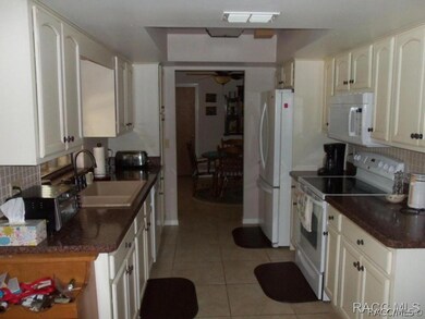 9122 SW 206th Court Rd, Dunnellon, FL 34431 - photo 4