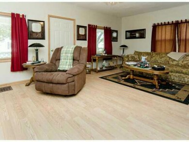 2439 Lyon St, Des Moines, IA 50317 - photo 3