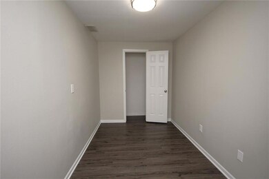 1321 Burnham Ave, Des Moines, IA 50315 - photo 4