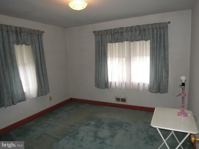 4527 Forest View Ave, Baltimore, MD 21206 - photo 2