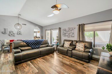 1409 E Brentrup Dr, Tempe, AZ 85283 - photo 4