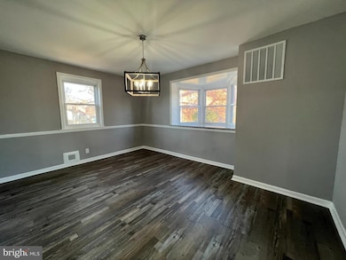 6922 Fieldcrest Rd, Baltimore, MD 21215 - photo 4