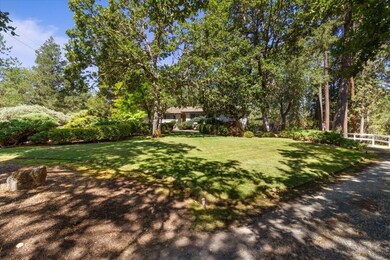 660 Catalpa Dr, Grants Pass, OR 97526 - photo 5