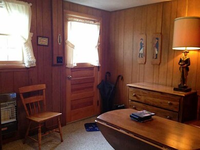 515 Carter Ave, Indiana, PA 15701 - photo 2