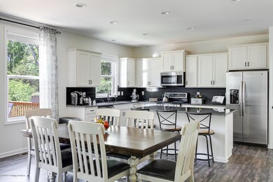 12524 Deer Lake Ln-14