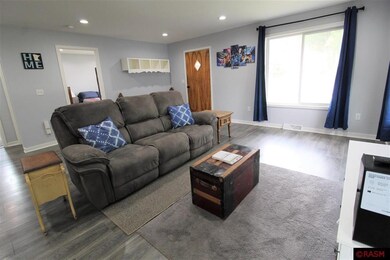 1016 S Franklin St, New Ulm, MN 56073 - photo 7