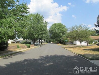 107 Chatham Dr unit A, Monroe Township, NJ 08831 - photo 4