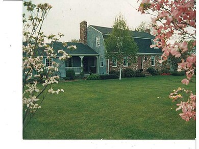 22 Peach Blossom Ln, Greenville, RI 02828 - photo 4