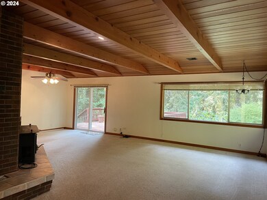 Living Room/Entrance