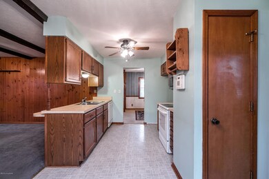 7901 Apple Valley Dr, Louisville, KY 40228 - photo 4