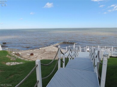 900 Bay Breeze Cir, Vermilion Township, OH 44839 - photo 2