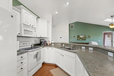 9285 S 51st St unit 703, Franklin, WI 53132 - photo 7