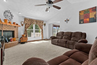 313 Torrington Ln, Freeburg, IL 62243 - photo 4