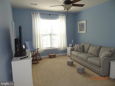 9722 Holmes Place unit 402, Manassas Park, VA 20111 - photo 6