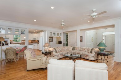 6807 Back Bay Dr (25 of 47)