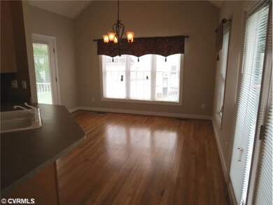 Kitchen - Eat In Area