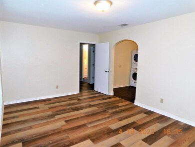 623 E Brockett St, Sherman, TX 75090 - photo 6