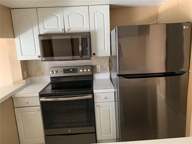 924 Caribbean Dr, Davenport, FL 33897 - photo 3