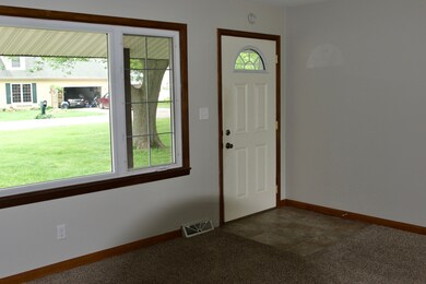 821 Sunny Acres Dr, Princeton, IL 61356 - photo 4