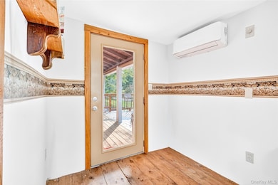 46 Neversink Dr, Port Jervis, NY 12771 - photo 4